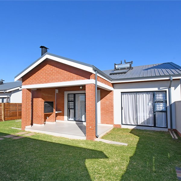 Olive Wood - Neat 3 Bed Home In Prestigious Estate 