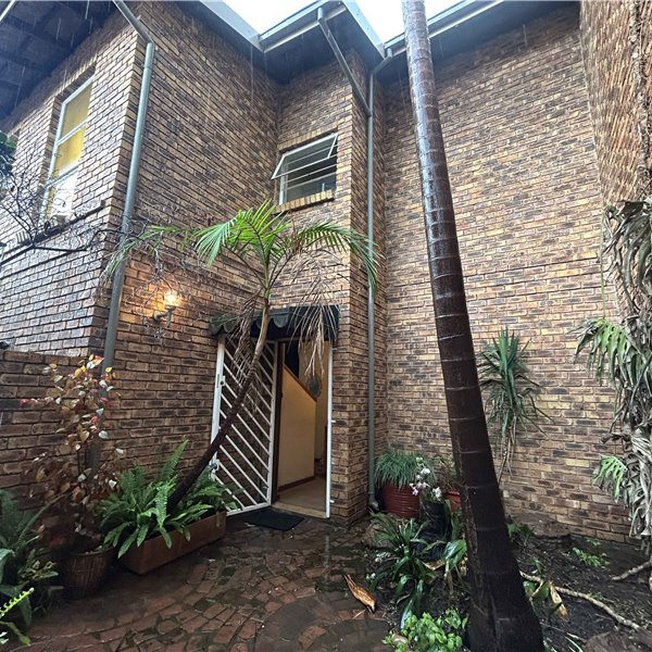 Hazeyview , 24 Drome Road , Corlett Gardens - Property Ref: f108413, Johannesburg , Gauteng