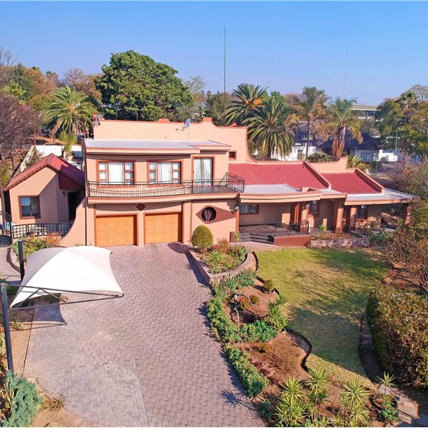 Fourways - Owner Emigrated -  4 Bed Family Home in Gated Community